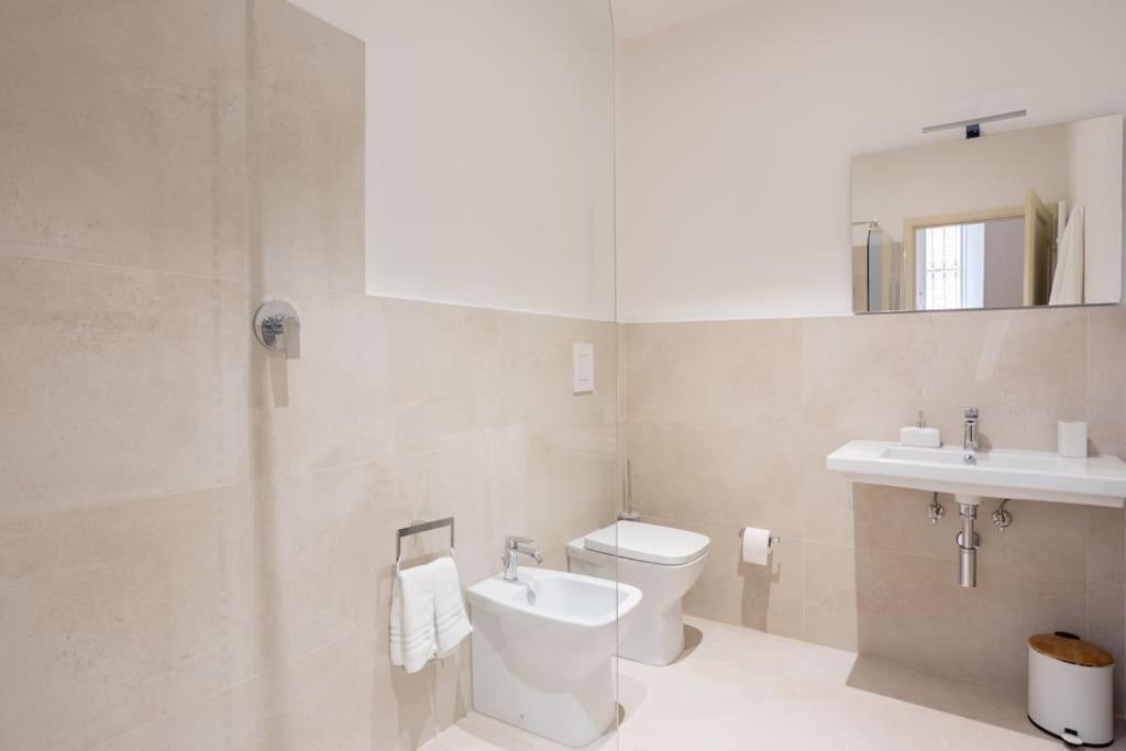 Palazzo Sabbioni Appartamento Lusso Due Camere Soggiorno Cucina แฟร์รารา ภายนอก รูปภาพ